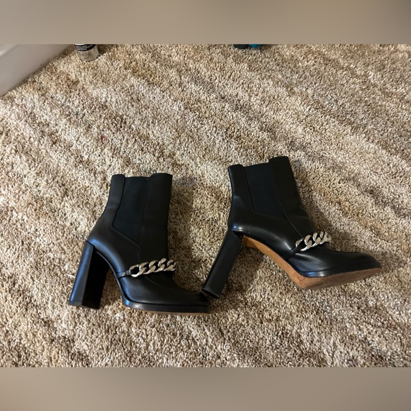 fixer opportunity Givenchy Chain Link Booties! - Picture 9 of 13